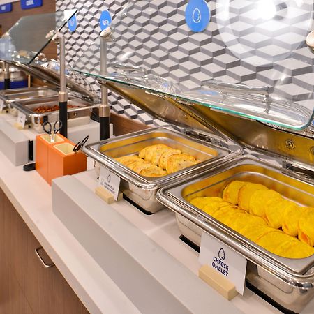 Holiday Inn Express Hotel & Suites Morris By Ihg Bagian luar foto
