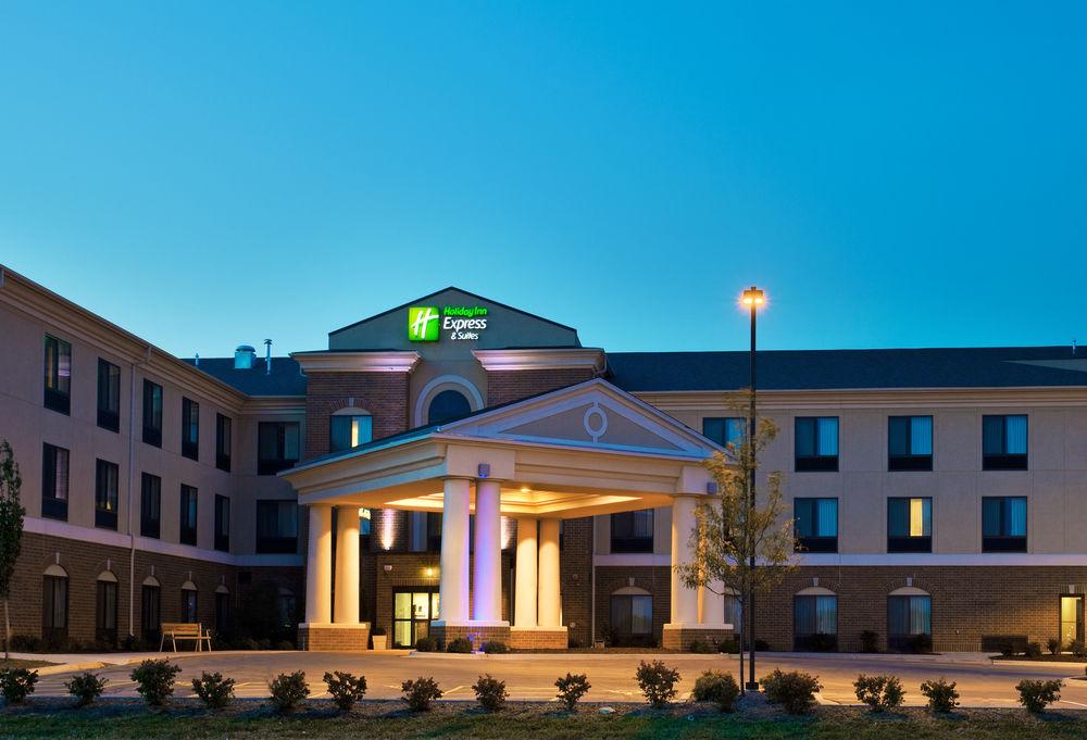 Holiday Inn Express Hotel & Suites Morris By Ihg Bagian luar foto