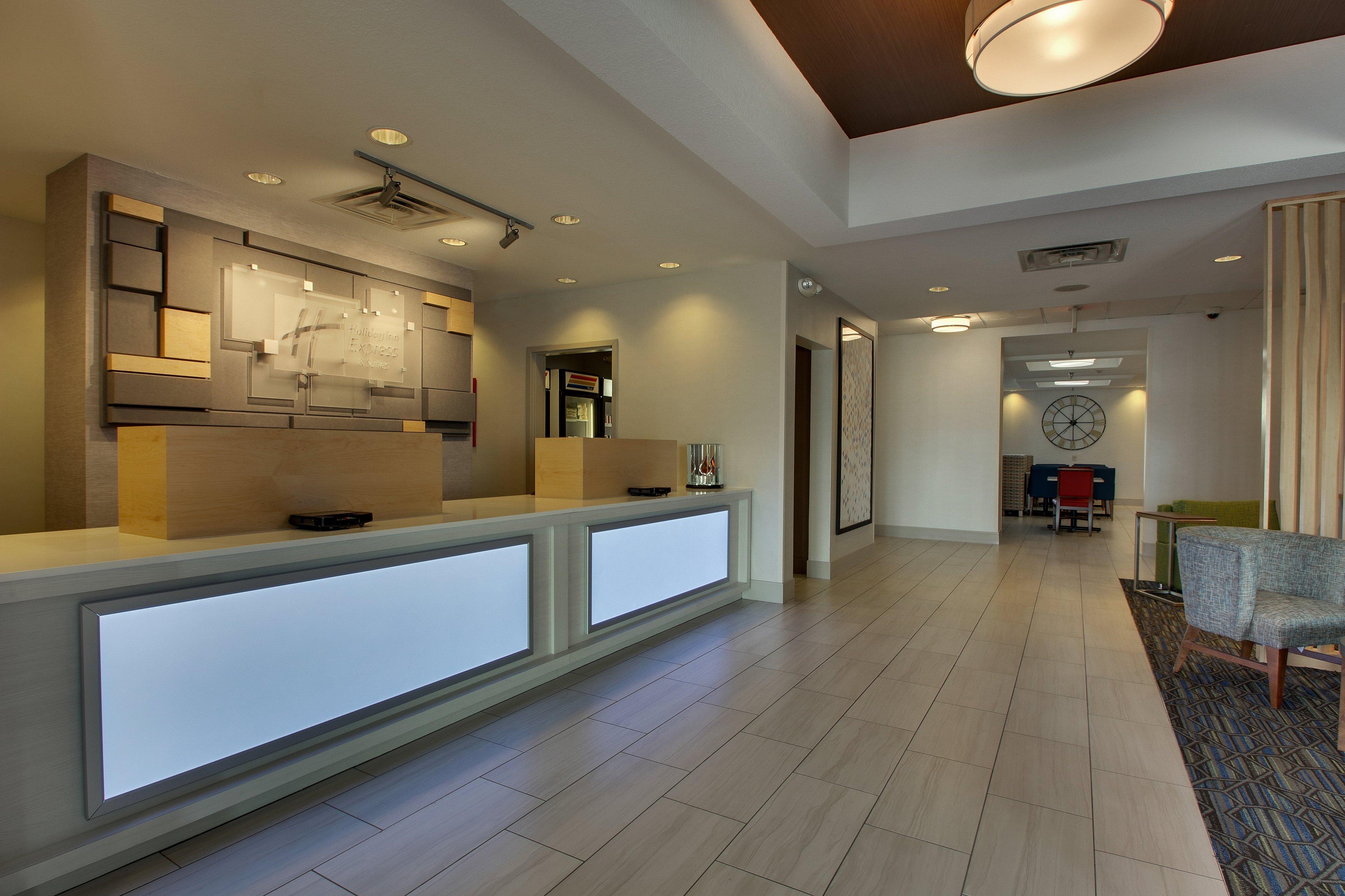Holiday Inn Express Hotel & Suites Morris By Ihg Bagian luar foto