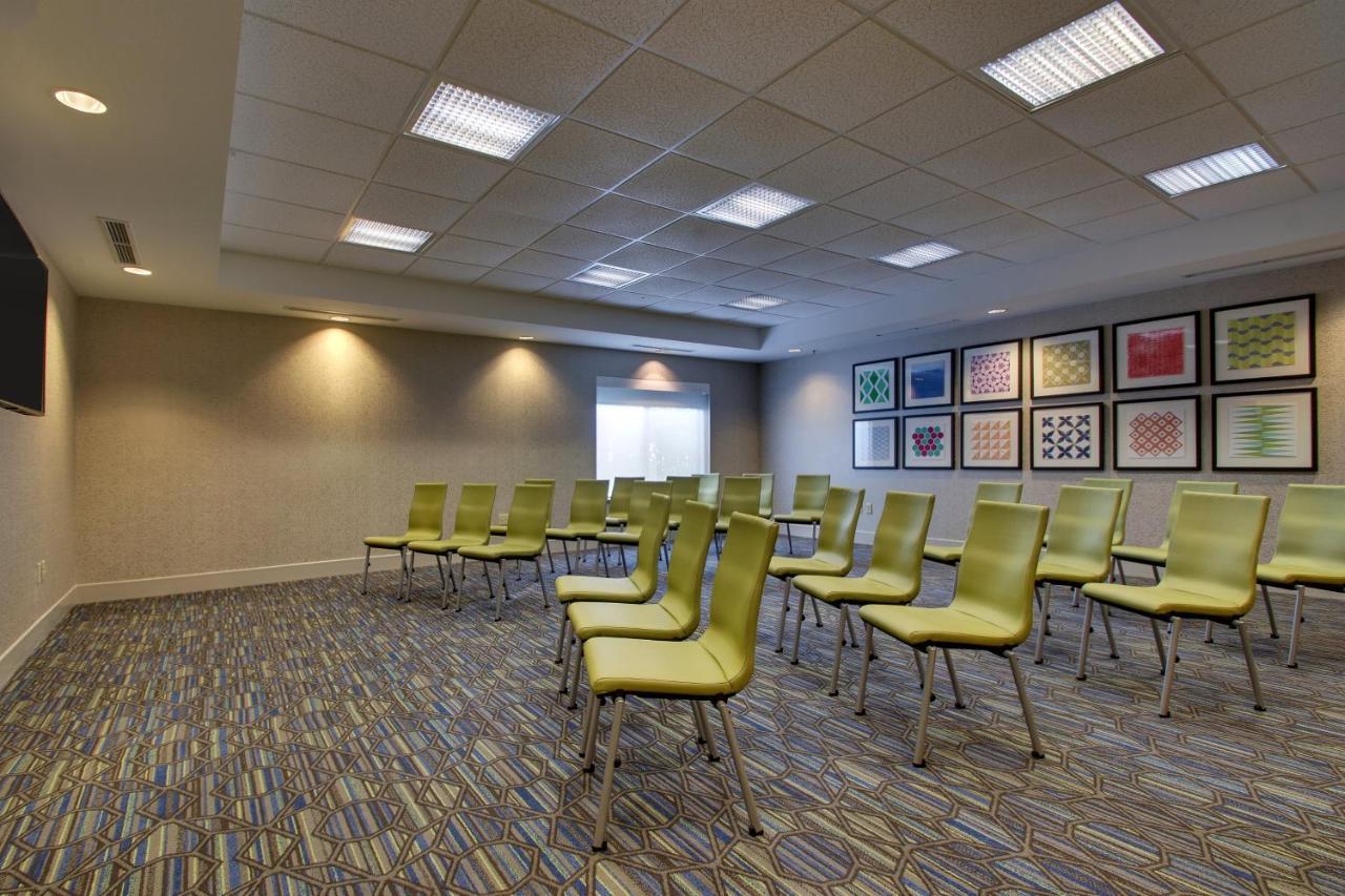 Holiday Inn Express Hotel & Suites Morris By Ihg Bagian luar foto