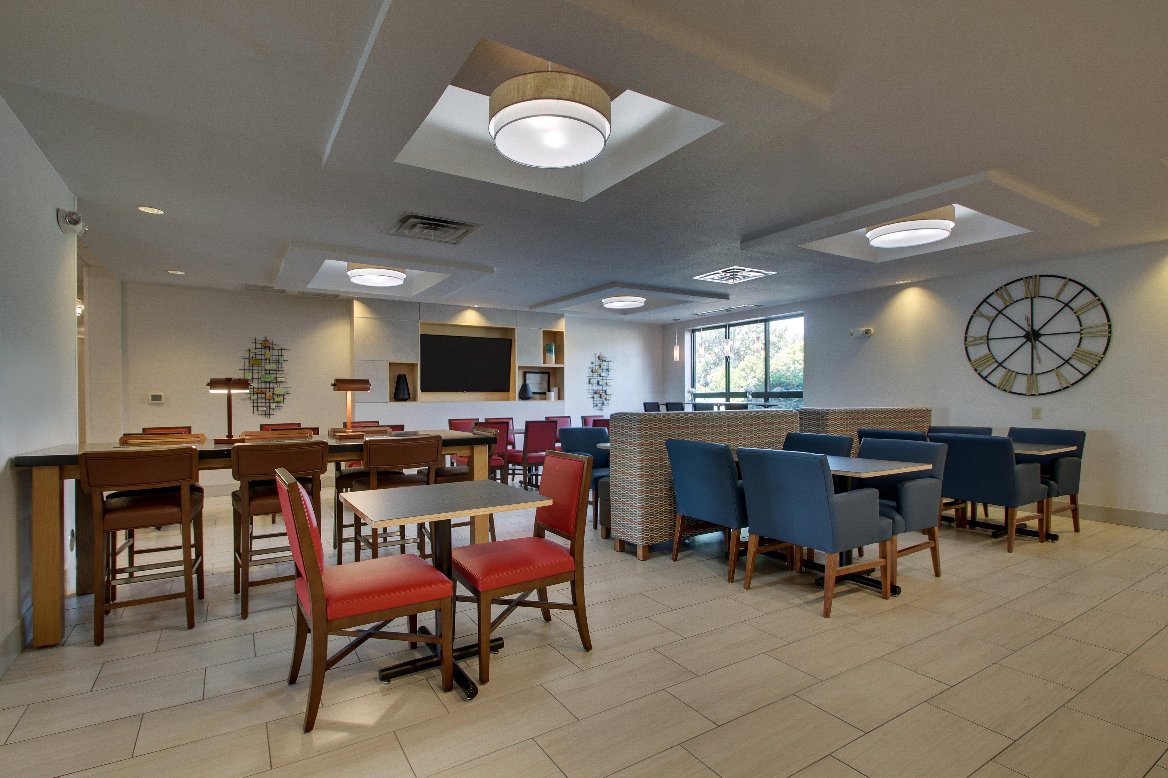 Holiday Inn Express Hotel & Suites Morris By Ihg Bagian luar foto