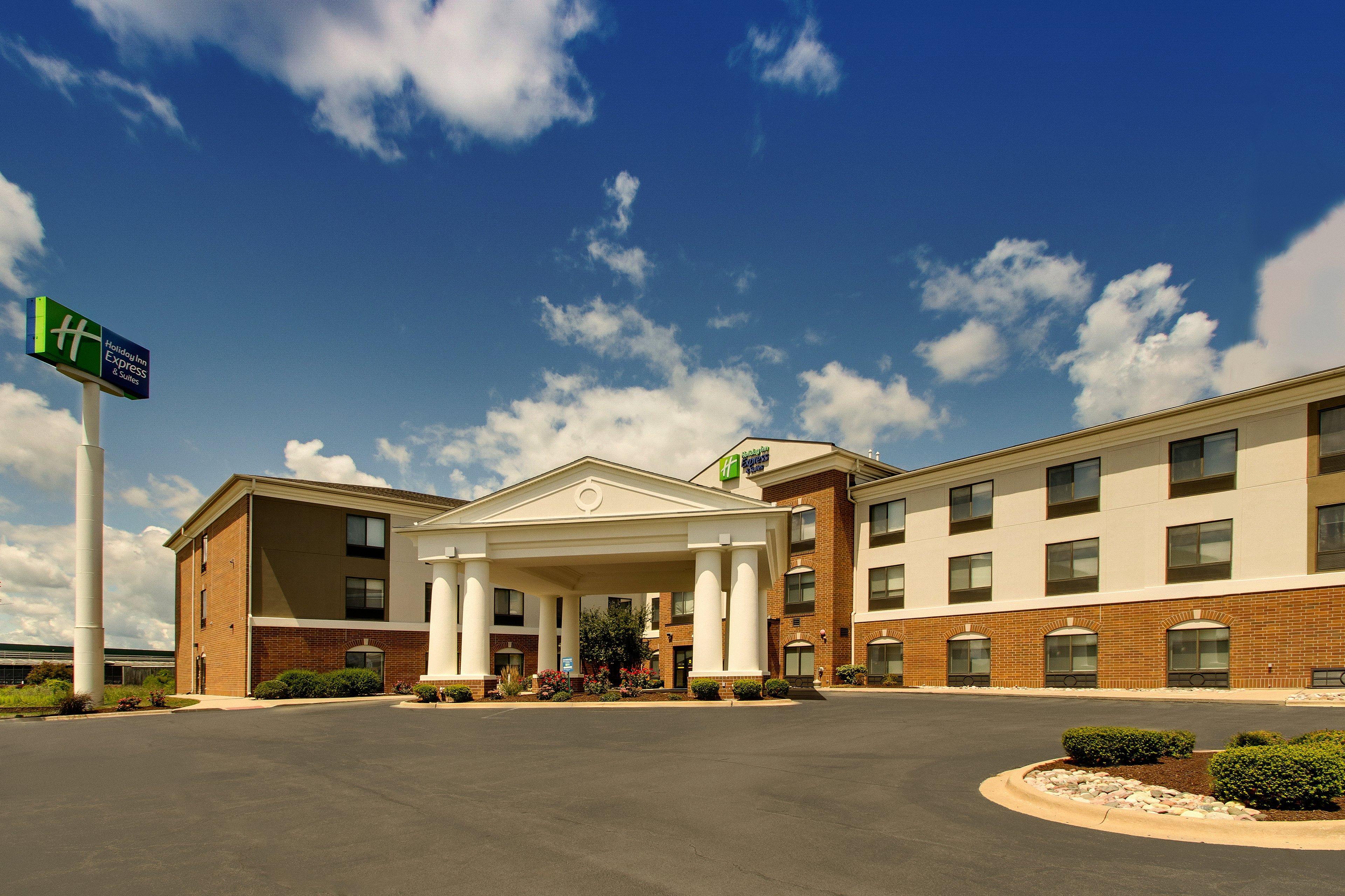 Holiday Inn Express Hotel & Suites Morris By Ihg Bagian luar foto