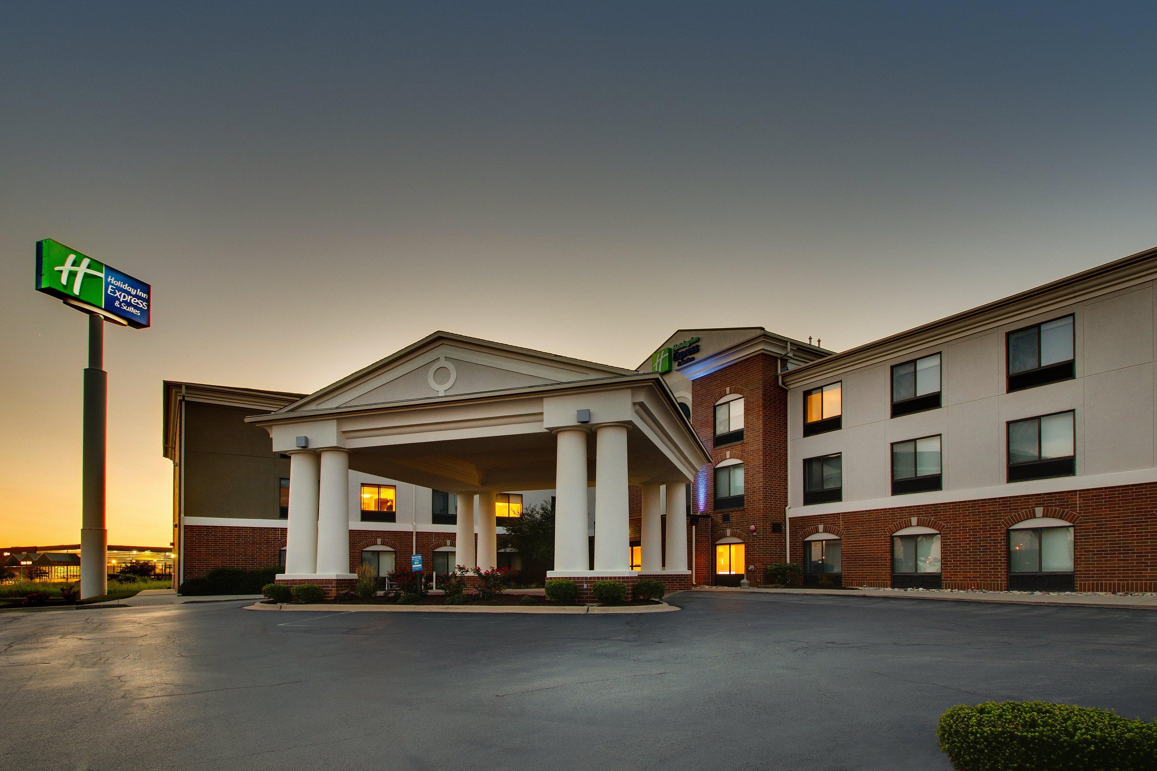 Holiday Inn Express Hotel & Suites Morris By Ihg Bagian luar foto