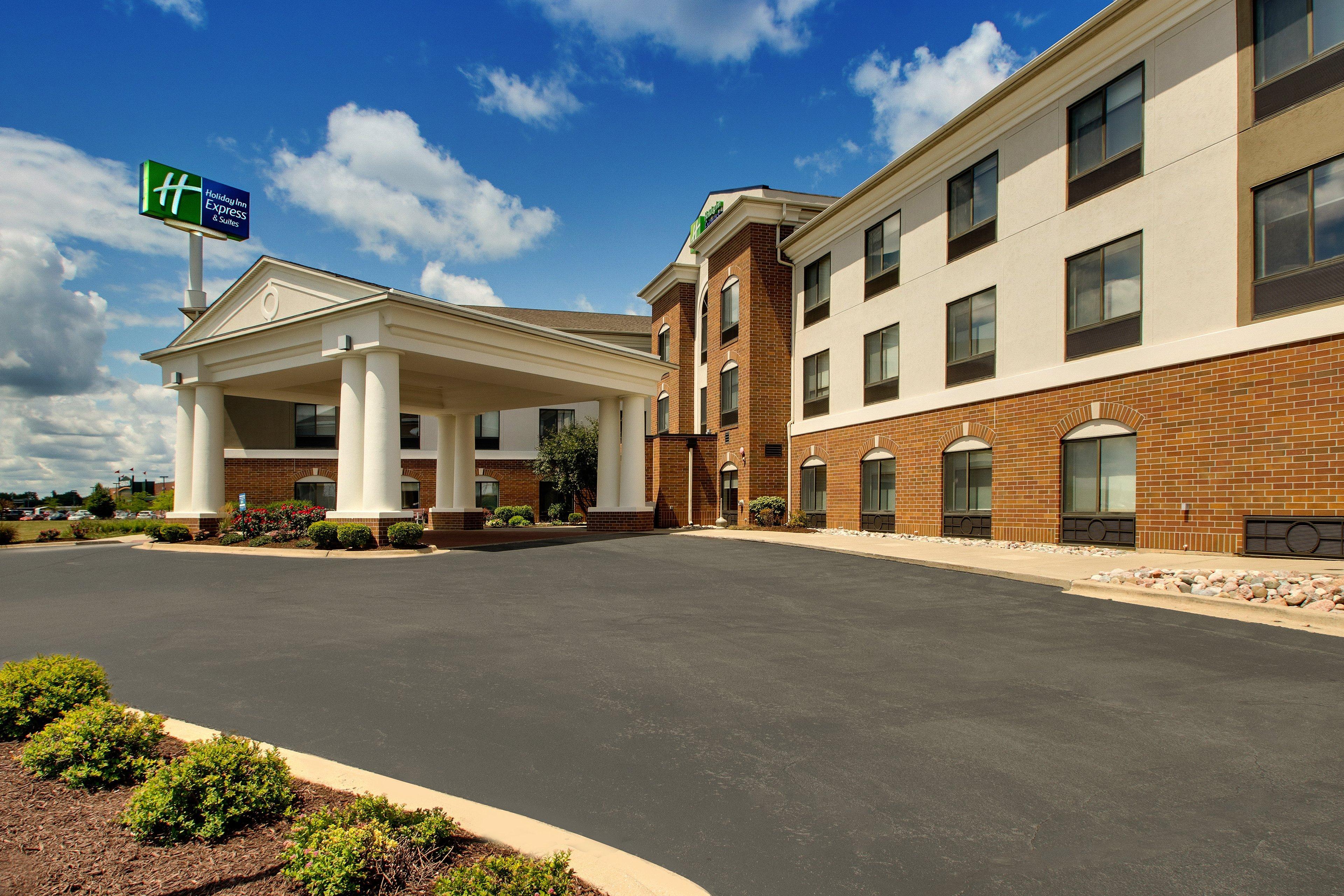 Holiday Inn Express Hotel & Suites Morris By Ihg Bagian luar foto