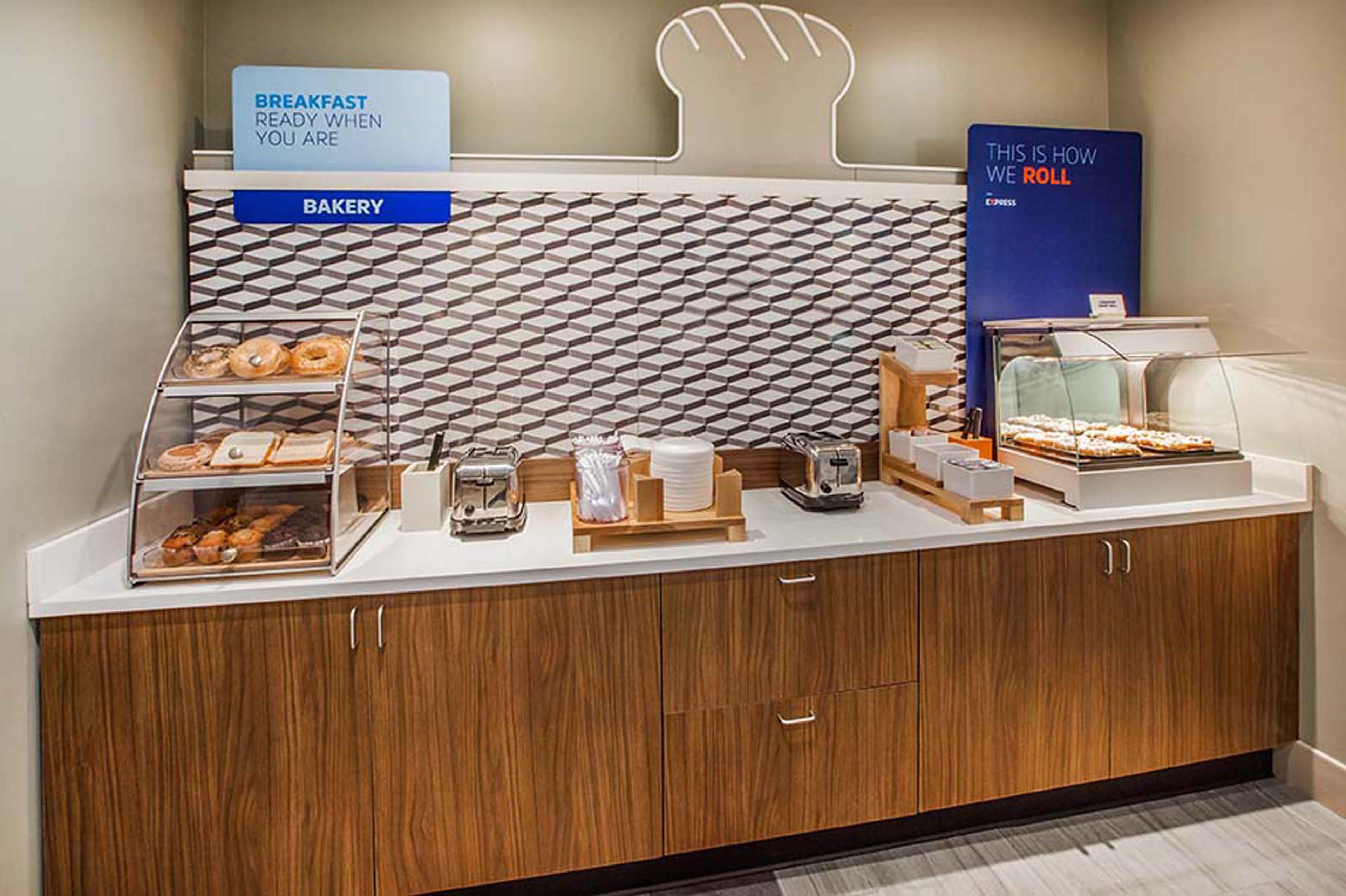 Holiday Inn Express Hotel & Suites Morris By Ihg Bagian luar foto